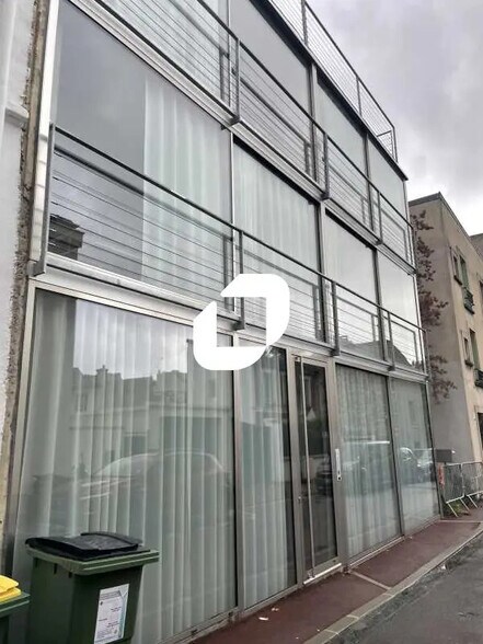 Office in Malakoff for lease - Building Photo - Image 1 of 7