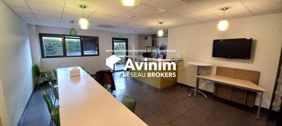 Office in Plaisance-du-Touch for lease - Building Photo - Image 3 of 14