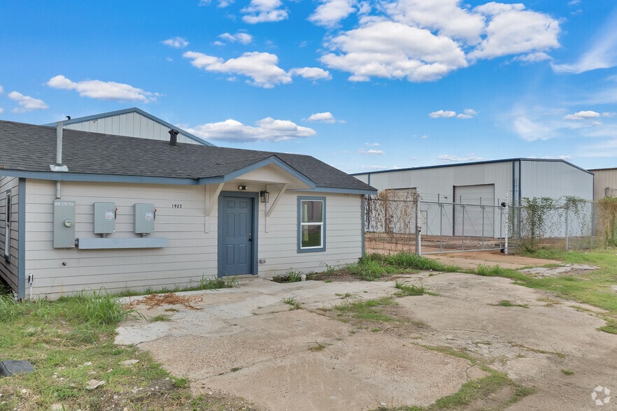 1923 Kolfahl St, Houston, TX for lease - Building Photo - Image 1 of 11