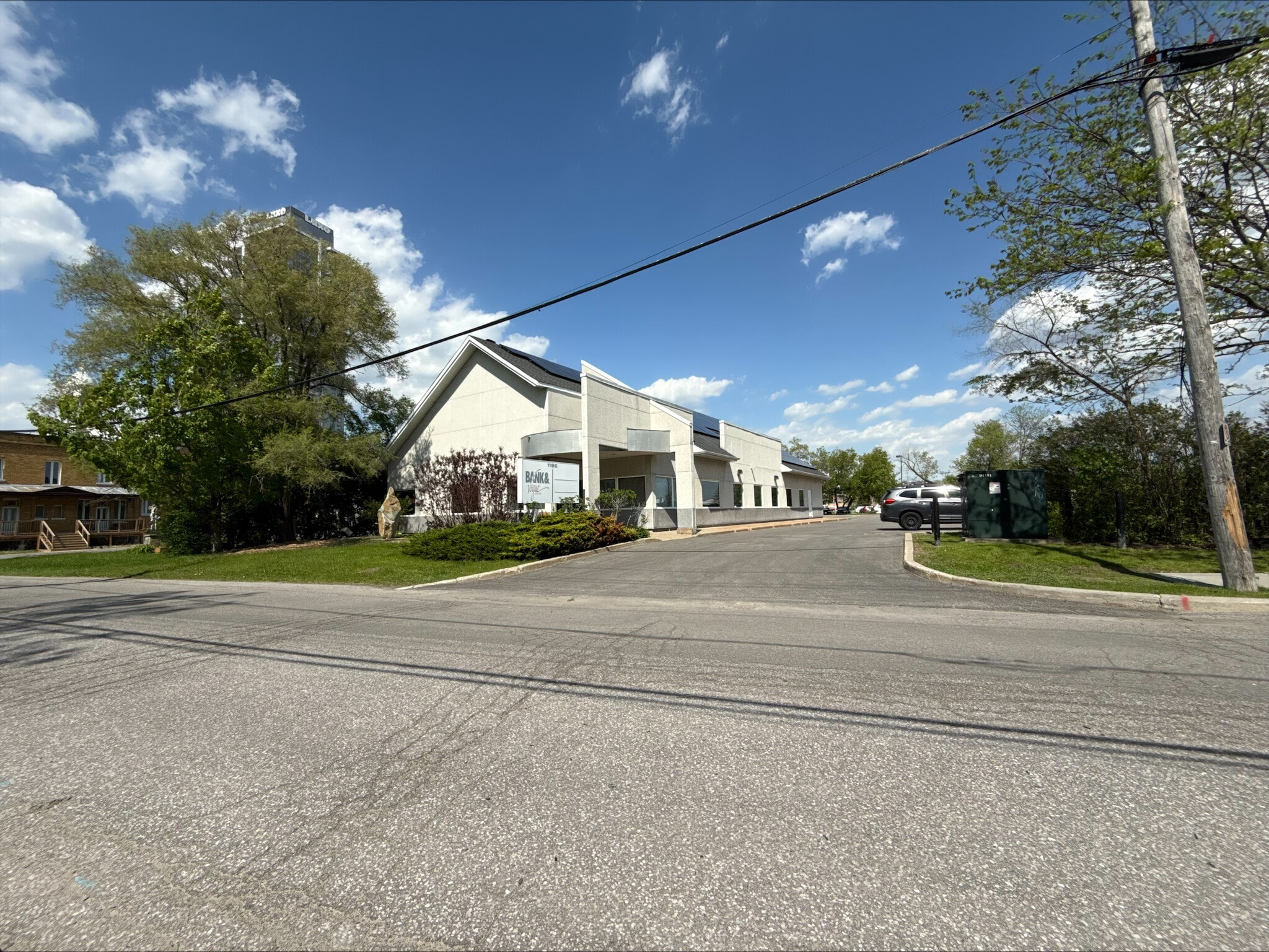 1195 Michael St N, Gloucester, ON for lease Primary Photo- Image 1 of 6