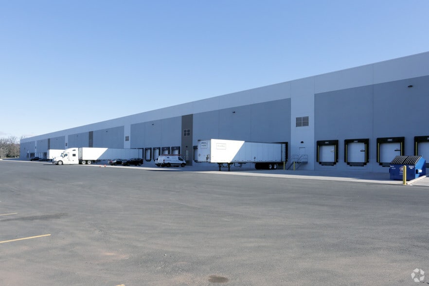 100 Ridge Rd, Piscataway, NJ for lease - Building Photo - Image 3 of 5