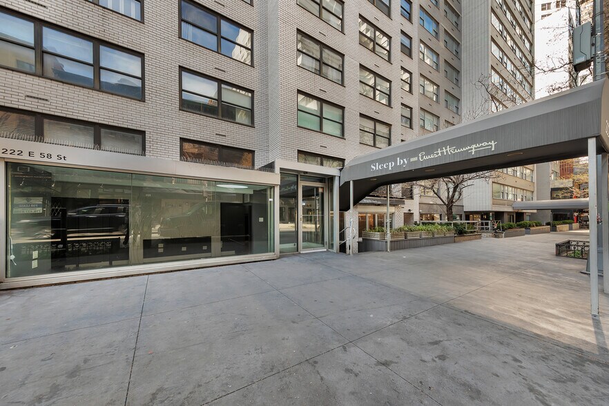 222 E 58th St, New York, NY à vendre - Photo du bâtiment - Image 2 de 4