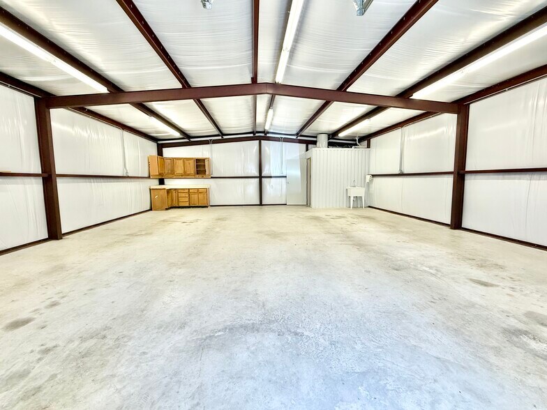 1906 ave t, Hondo, TX for sale - Building Photo - Image 2 of 9