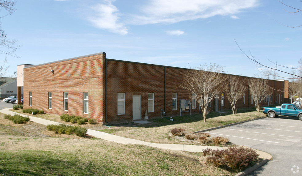 1112 N Eden Way, Chesapeake, VA for lease - Building Photo - Image 3 of 3