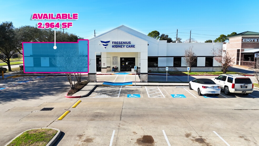 8925 N Highway 6, Houston, TX à louer - Photo du bâtiment - Image 2 de 7