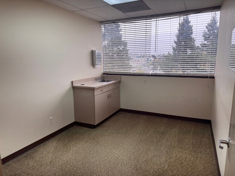 1805 N California St, Stockton, CA for sale - Building Photo - Image 3 of 9