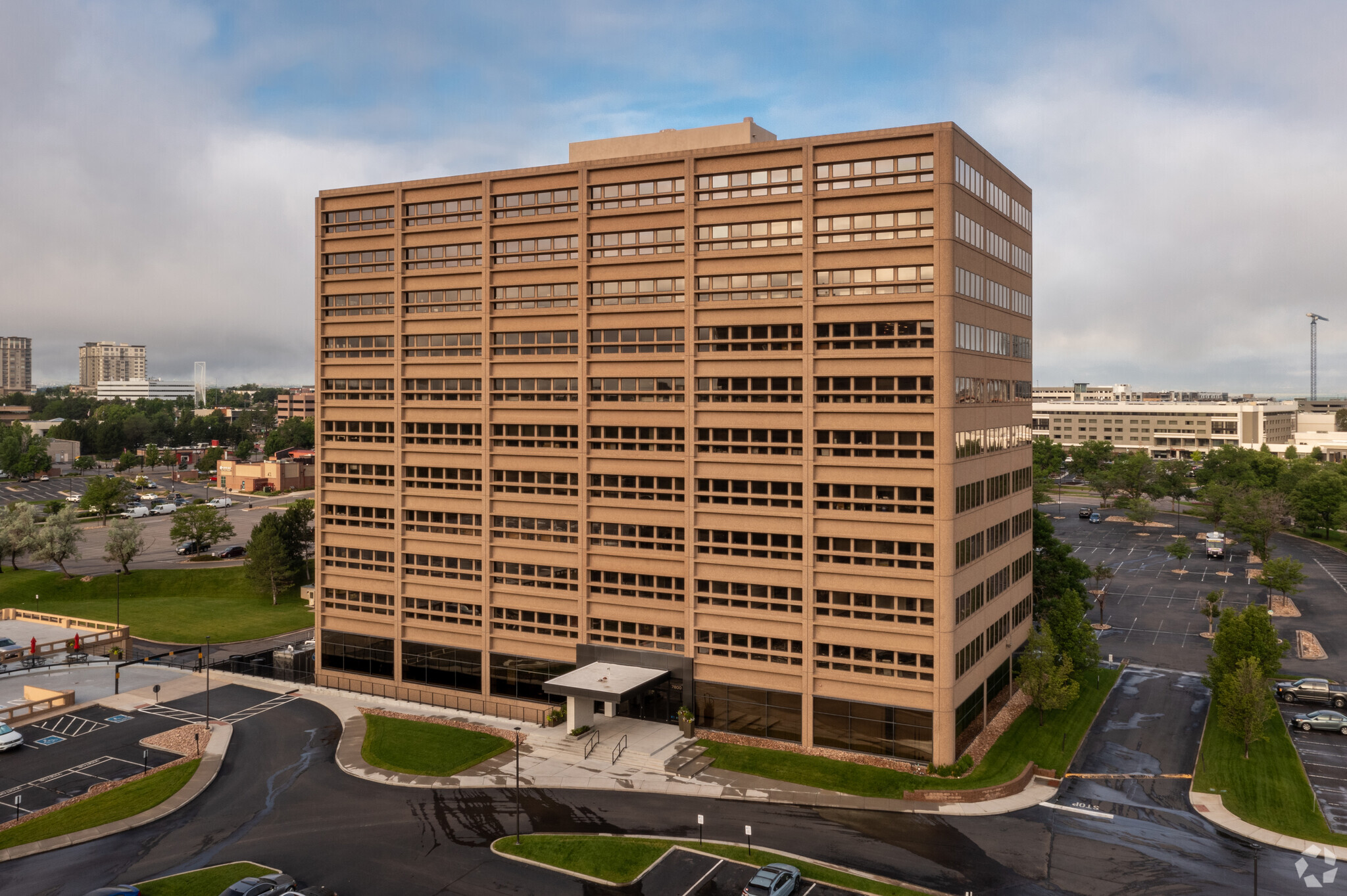 7800 E Union Ave, Denver, CO à vendre Photo du b timent- Image 1 de 1