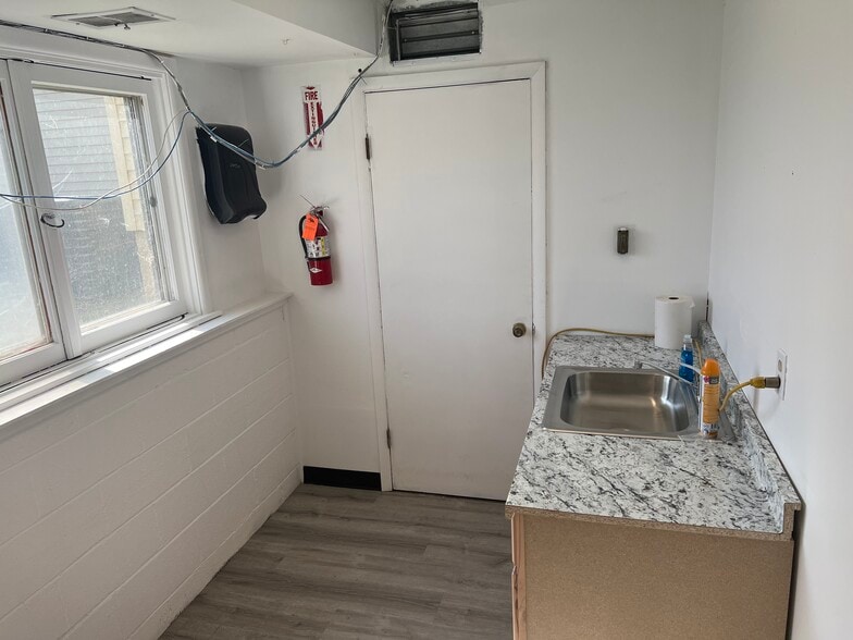 8456 Smokey Hollow Rd, Baldwinsville, NY à vendre - Photo intérieure - Image 2 de 4