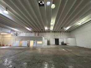 901-999 NW 10th Ter, Fort Lauderdale, FL for lease Interior Photo- Image 1 of 9