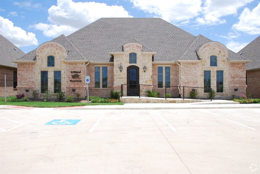 5748 Boat Club Rd, Fort Worth, TX à vendre - Photo du bâtiment - Image 1 de 1