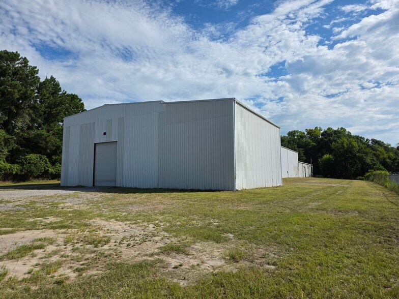 1423 Old Dunbar Rd, West Columbia, SC à louer - Photo du bâtiment - Image 2 de 8