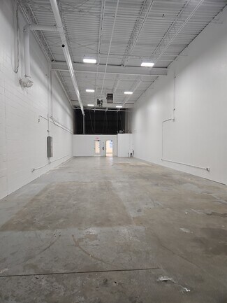Plus de détails pour 118 Long Pond Rd, Plymouth, MA - Local d'activités, Industriel à louer