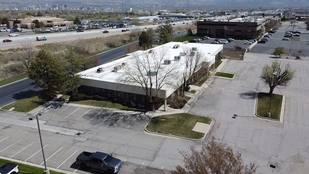 1515 W 2200 S, Salt Lake City, UT à louer - Photo du bâtiment - Image 2 de 6