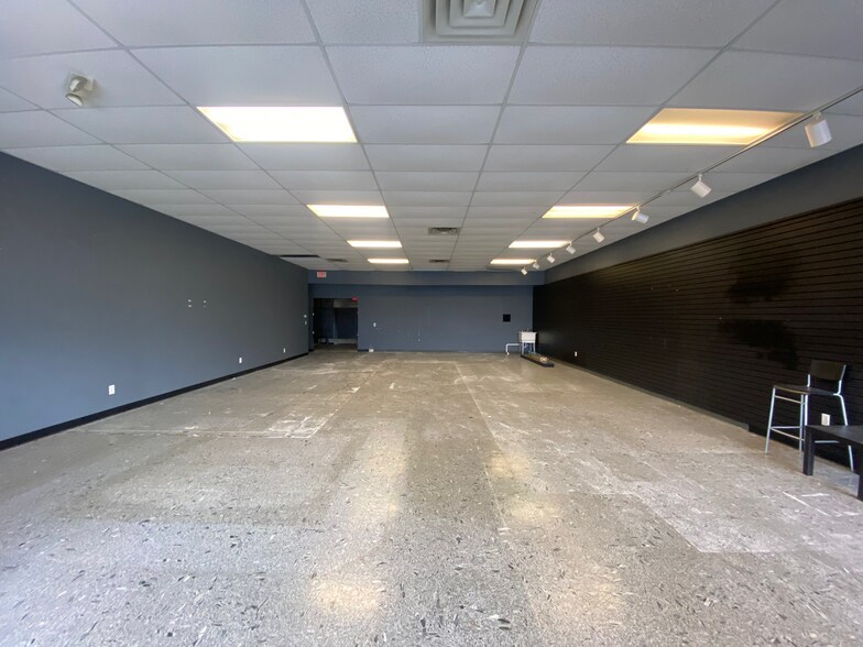 843 W Broadway Ave, Forest Lake, MN à louer - Photo du bâtiment - Image 3 de 10