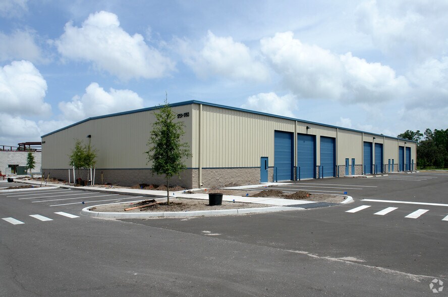 1731-1829 Business Center Ln, Kissimmee, FL à louer - Photo du bâtiment - Image 2 de 16