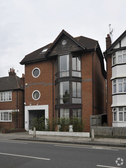 16 West Barnes Ln, Londres à louer - Photo du bâtiment - Image 2 de 5