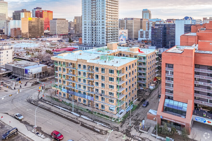 10164 108 St NW, Edmonton, AB à louer - Aérien - Image 2 de 2