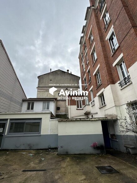 Commerce de détail dans Asnières-sur-Seine à louer - Photo du bâtiment - Image 3 de 3
