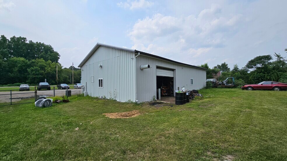 4114 E Michigan Ave, Jackson, MI à vendre - Photo du bâtiment - Image 3 de 31