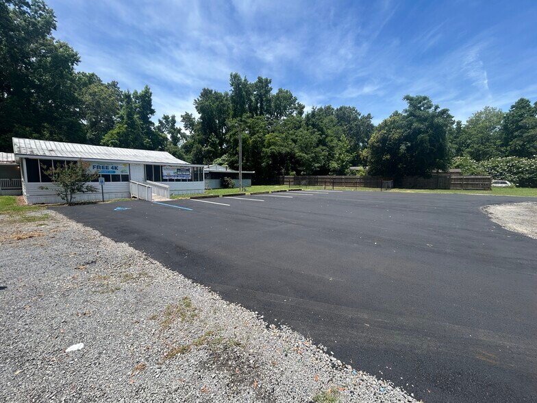 1457 Main St, Bonneau, SC à louer - Photo du bâtiment - Image 2 de 11