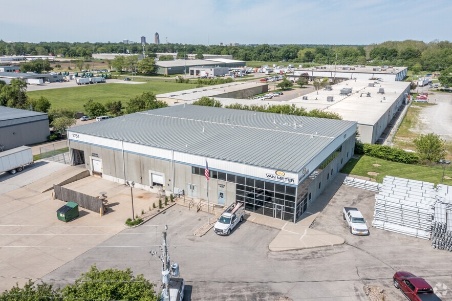 1751 Guthrie Ave, Des Moines, IA for lease - Aerial - Image 3 of 4