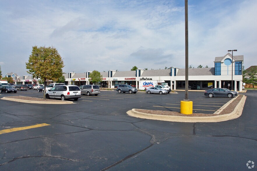 1600 Algonquin Rd, Hoffman Estates, IL à louer - Photo du bâtiment - Image 3 de 11
