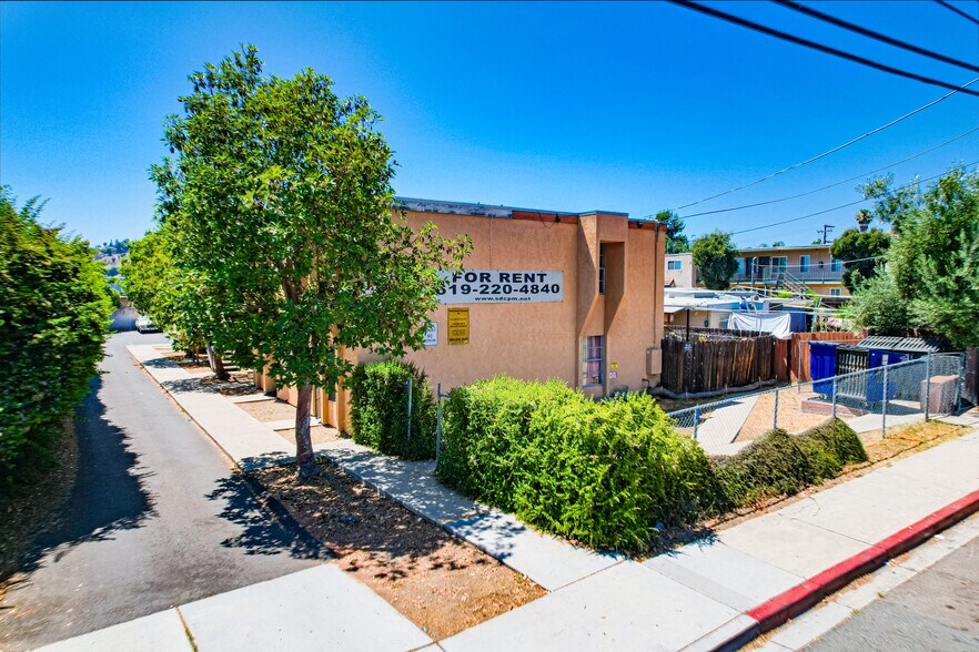 3404 Helix St, Spring Valley, CA à vendre - Photo du bâtiment - Image 2 de 6