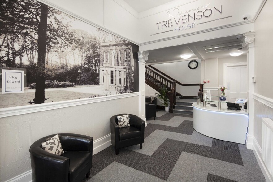 Trevenson Ln, Pool à louer - Photo intérieure - Image 2 de 13