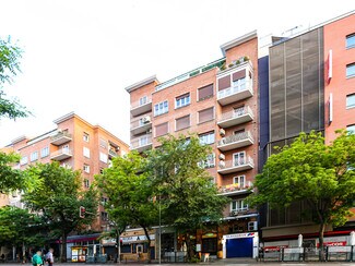 Plus de détails pour Multi-résidentiel à vendre