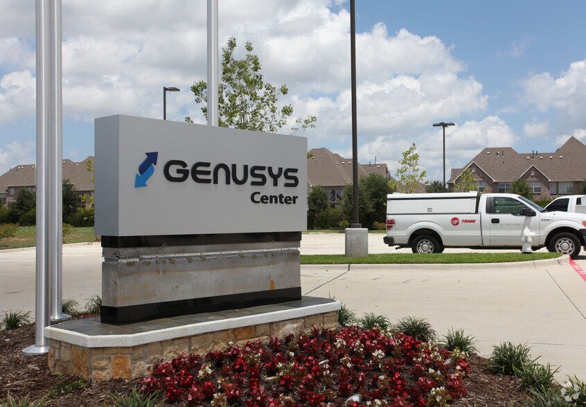 209 State Highway 121 Byp, Lewisville, TX à louer - Photo du bâtiment - Image 2 de 14