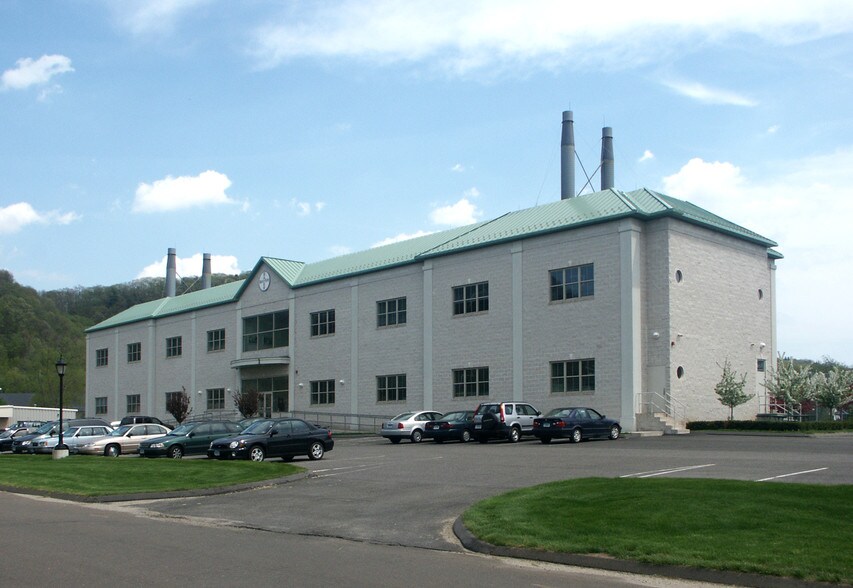 4 Research Dr, Woodbridge, CT à louer - Photo du bâtiment - Image 2 de 33