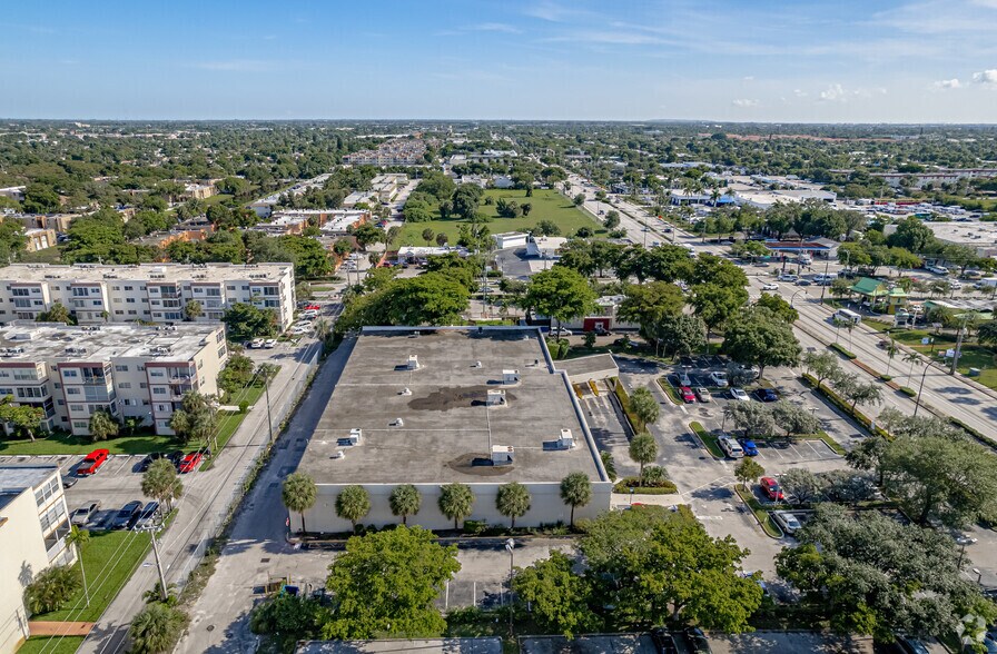 1879 N State Road 7, Lauderhill, FL à louer - Aérien - Image 2 de 5