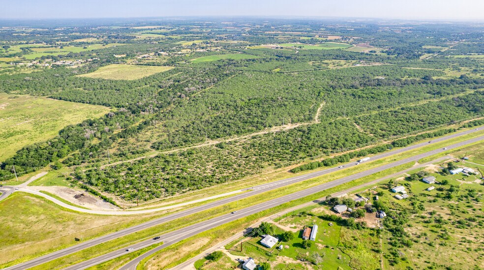 30-50 Acres Medina Co CR 772 Devine, Natalia, TX à vendre - Photo du bâtiment - Image 3 de 32
