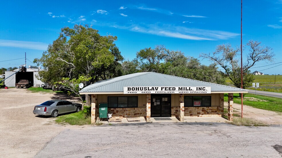 5040 FM 1295, Moulton, TX à vendre - Photo du bâtiment - Image 3 de 42