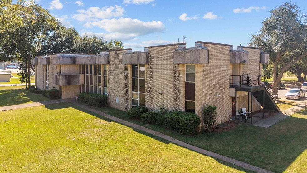 911 College Ave, Jacksonville, TX for sale - Primary Photo - Image 1 of 1