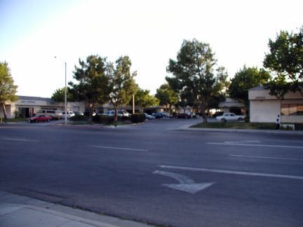 38345 30th St E, Palmdale, CA à louer - Photo du bâtiment - Image 2 de 4