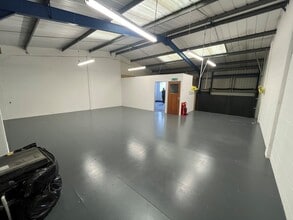 Martinfield, Welwyn Garden City for lease Interior Photo- Image 2 of 6