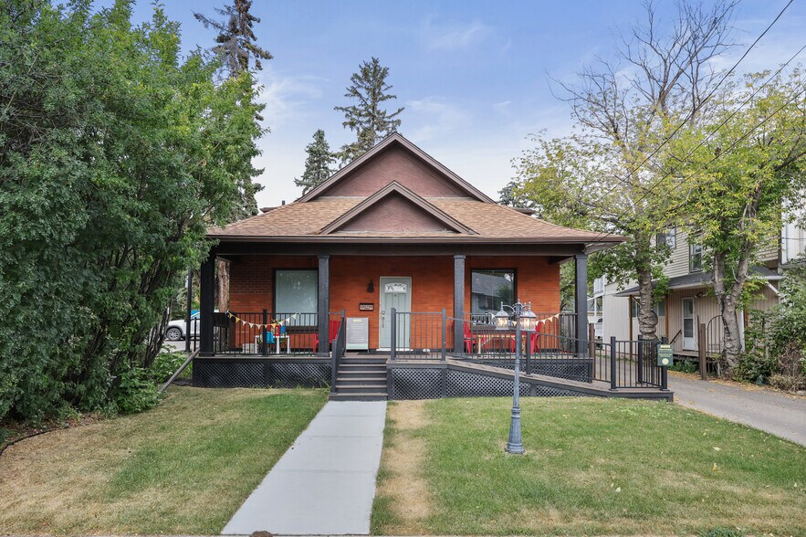 1614 8th Ave NW, Calgary, AB for sale - Building Photo - Image 2 of 5
