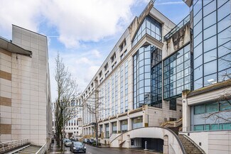 Plus de détails pour 3-5 Avenue De La Cristallerie, Sèvres - Bureau à louer