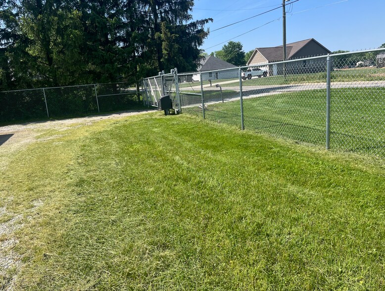 1380 N 300 E, Anderson, IN à vendre - Photo du bâtiment - Image 2 de 5