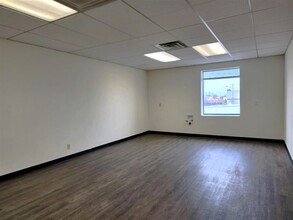 1955 University Ave W, Saint Paul, MN for lease Interior Photo- Image 2 of 3