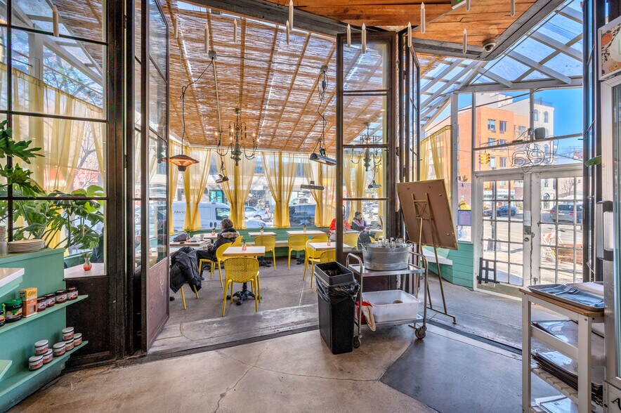 1022 Cortelyou Rd, Brooklyn, NY à louer - Photo intérieure - Image 3 de 11