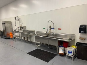 13834-13842 Bettencourt St, Cerritos, CA for lease Interior Photo- Image 2 of 6