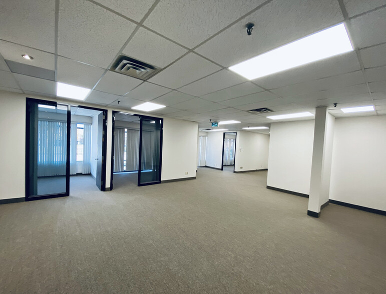 520-556 Av Lépine, Dorval, QC for lease - Interior Photo - Image 3 of 9