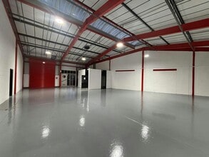 10 North Ave, Clydebank for lease Interior Photo- Image 1 of 6