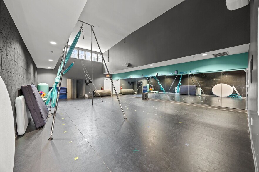 100 Cunningham Ln, Clayton, NC à vendre - Photo du bâtiment - Image 3 de 14