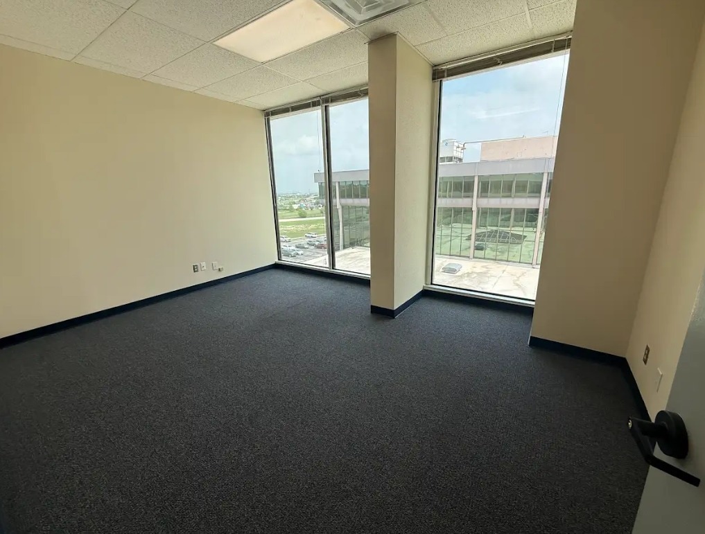 1106 Clayton Ln, Austin, TX for lease Interior Photo- Image 1 of 1