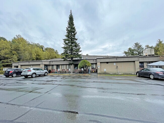 Plus de détails pour 673 Industrial Park Rd, Littleton, NH - Industriel à vendre