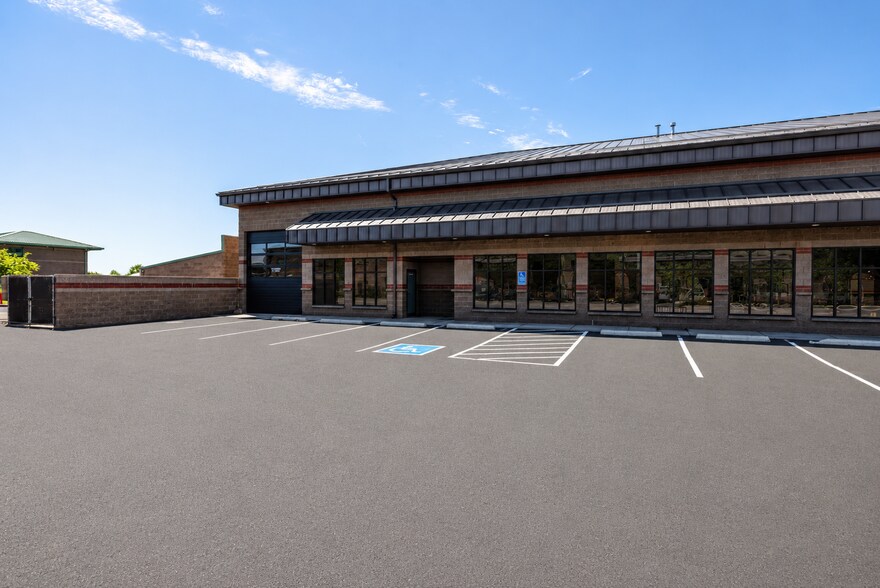 63056 NE Lower Meadow Dr, Bend, OR à louer - Photo du bâtiment - Image 3 de 15