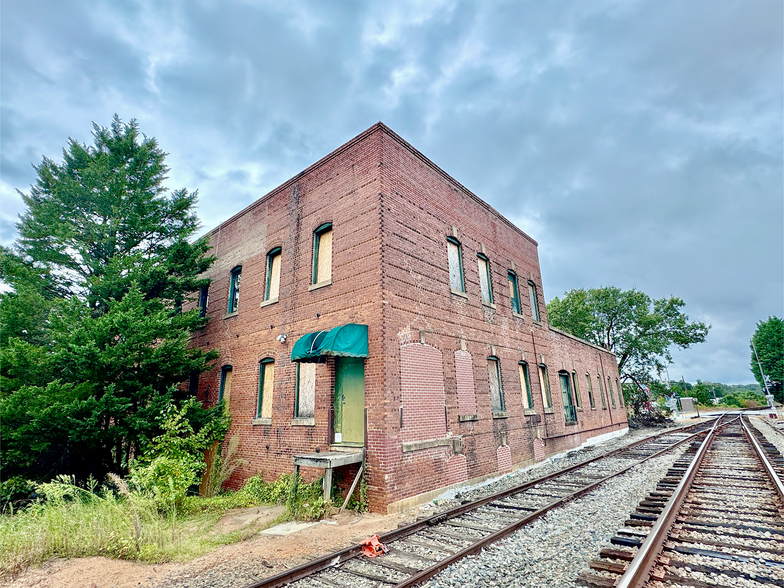 220 N Gadberry St, Union, SC for sale - Building Photo - Image 3 of 11